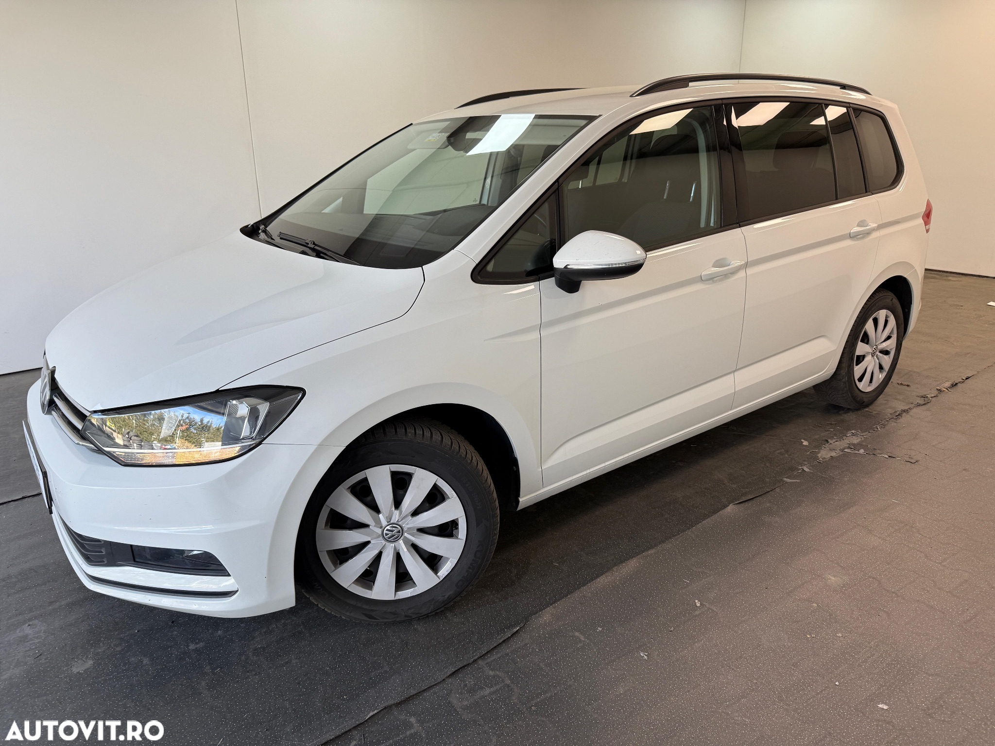 Volkswagen Touran 2.0 TDI Comfortline - 14