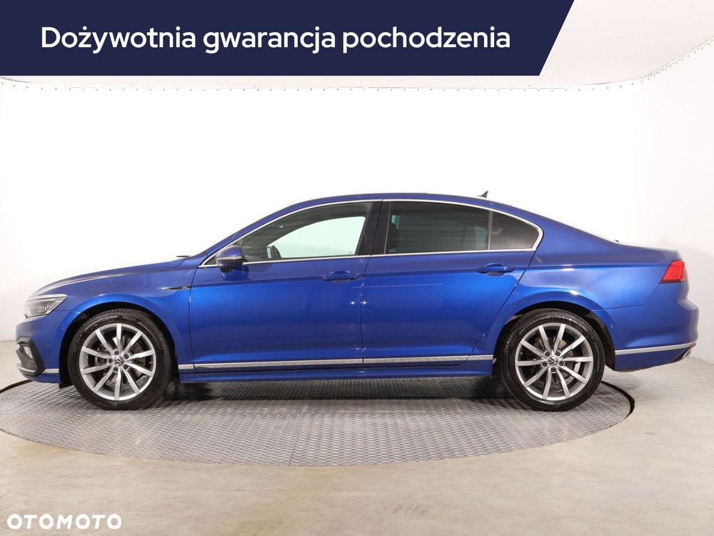 Volkswagen Passat - 4