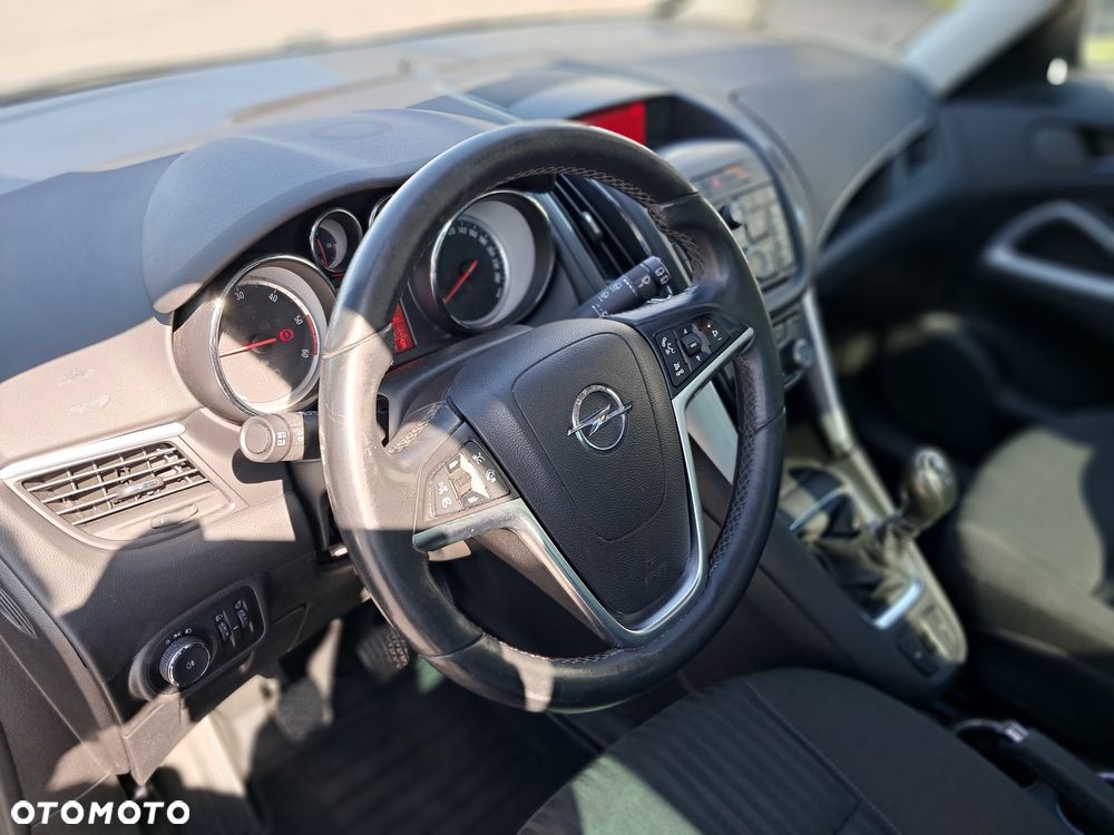 Opel Zafira - 13