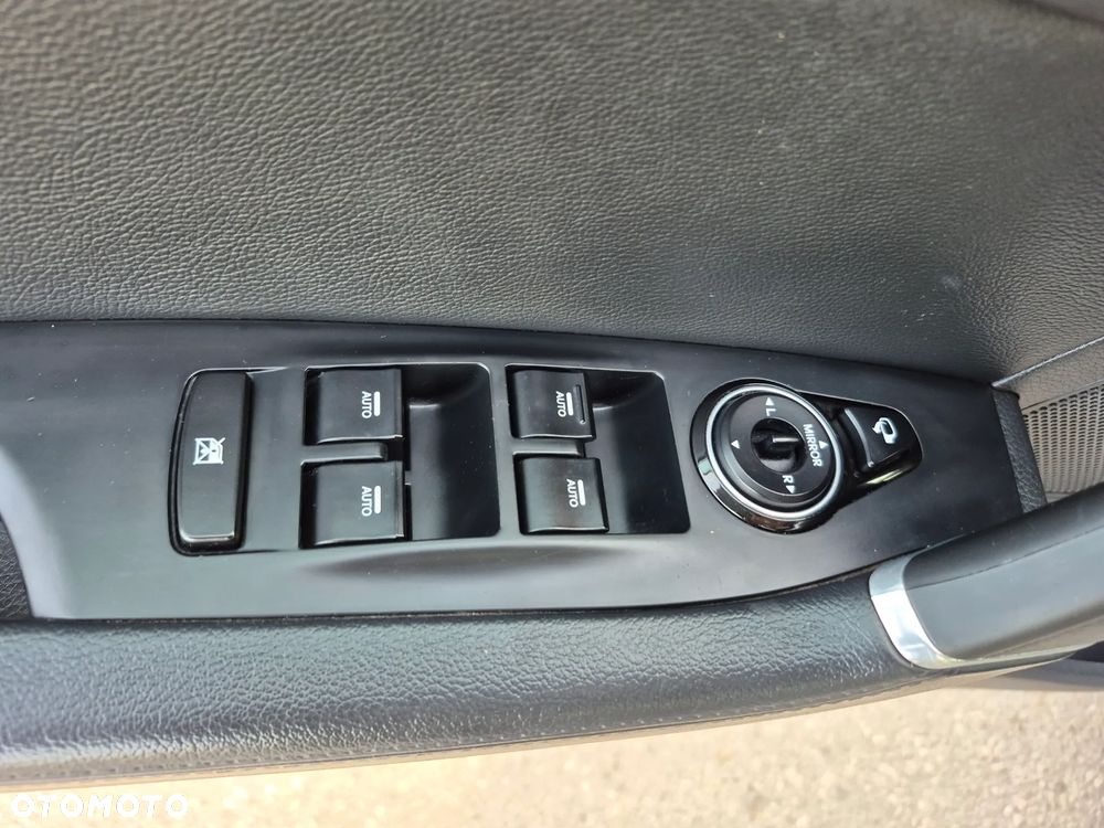 Hyundai i40 Kombi 1.7 CRDi DCT Premium - 9