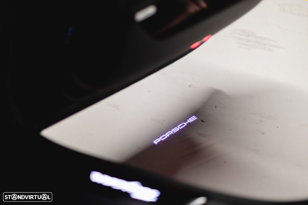 Porsche Taycan Sport Turismo - 23