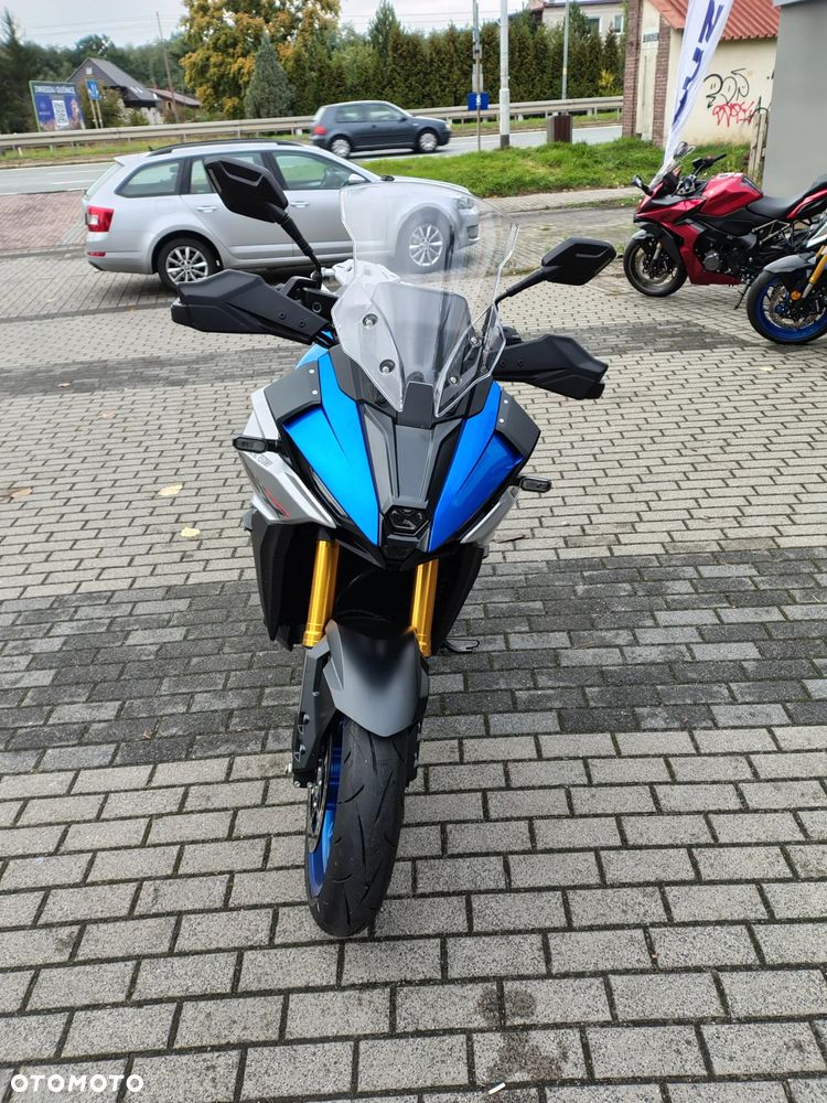 Suzuki GSX - 3