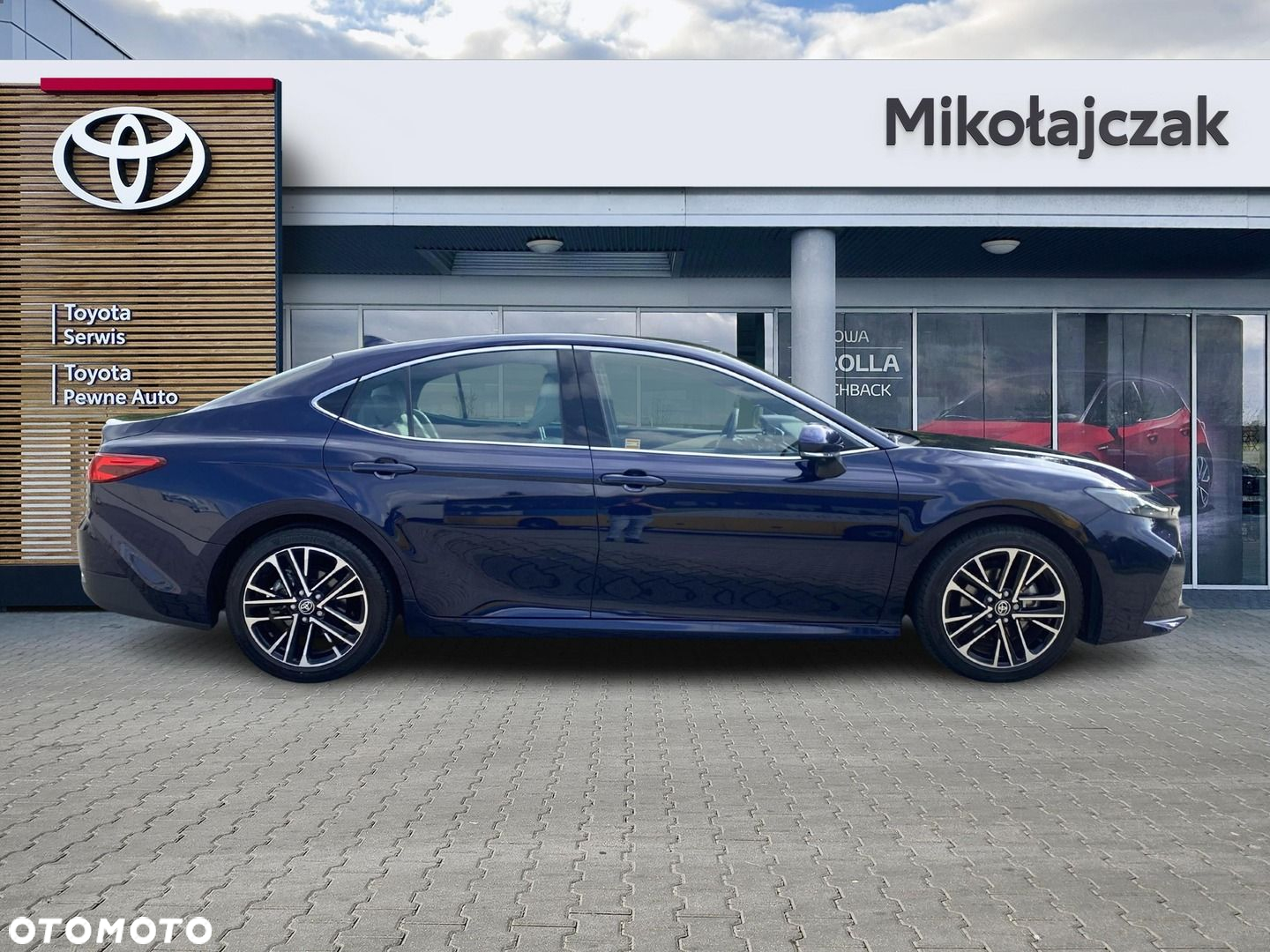 Toyota Camry - 10