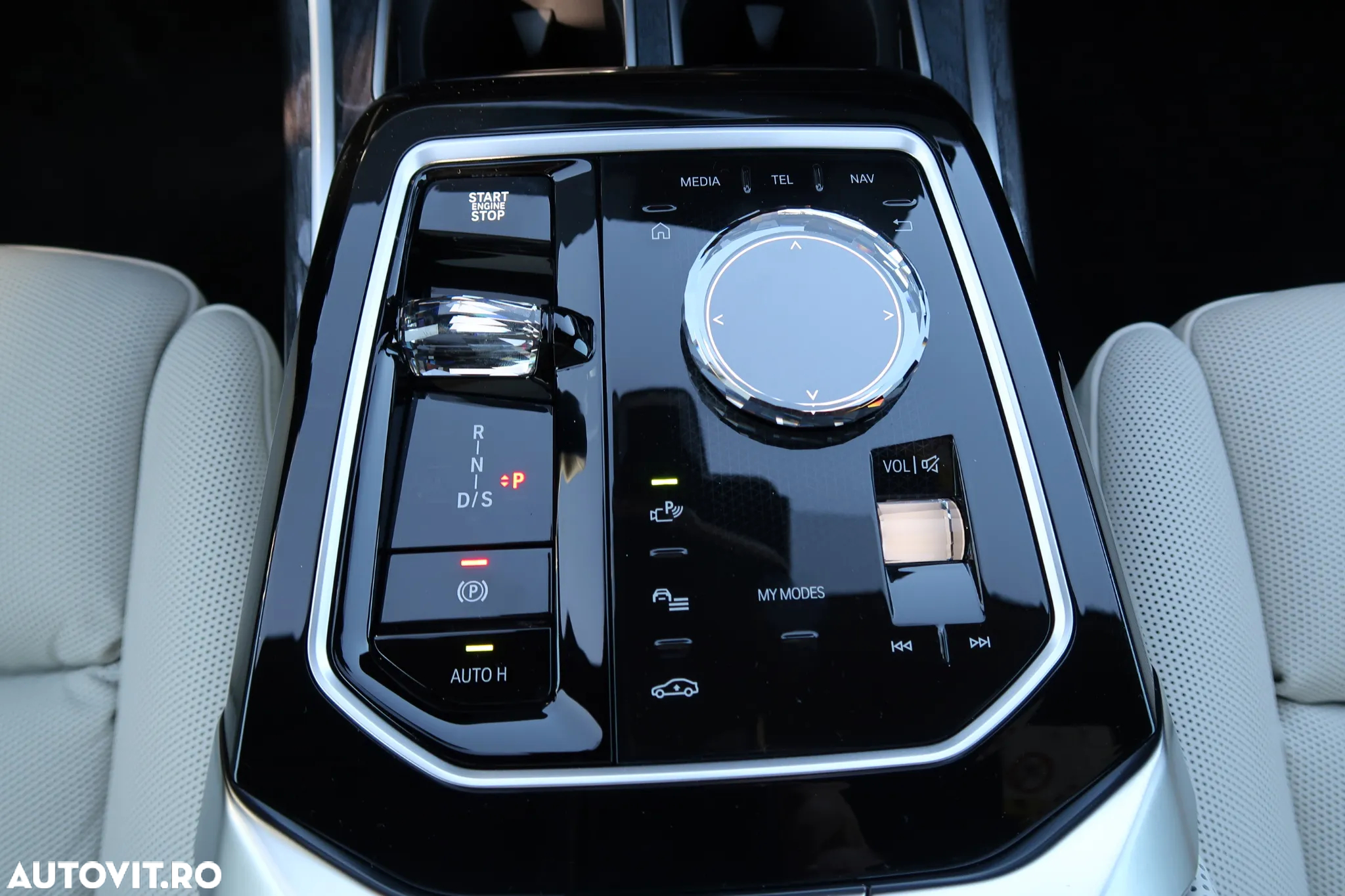BMW M7 M760e xDrive AT PHEV - 27