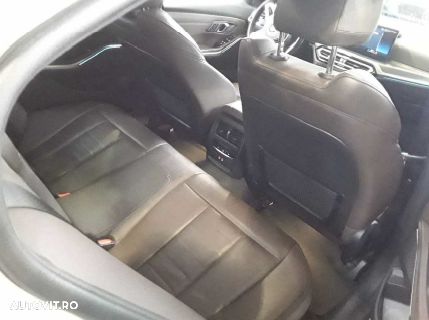 BMW Seria 3 330i AT - 6