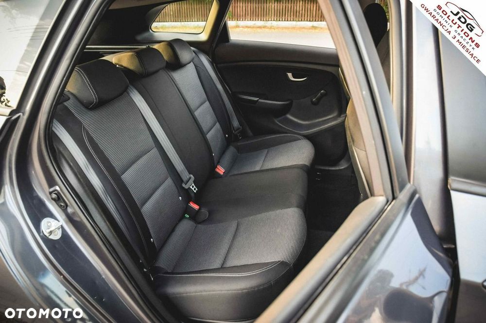 Hyundai i30 1.6 D Style - 31