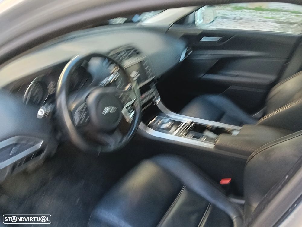 Jaguar XE 2.0 D R-Sport Aut. - 17