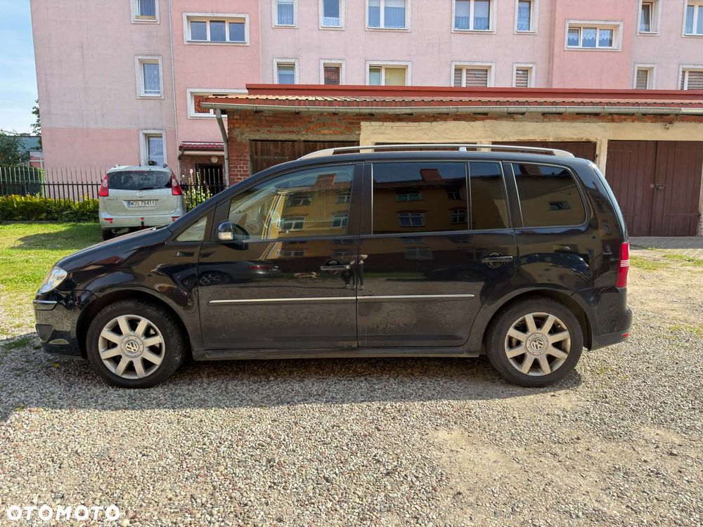 Volkswagen Touran 2.0 TDI DPF Highline DSG - 2