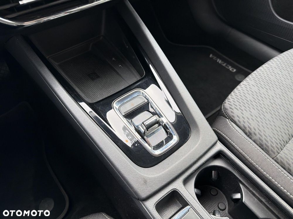 Skoda Octavia 2.0 TDI SCR Style DSG - 17