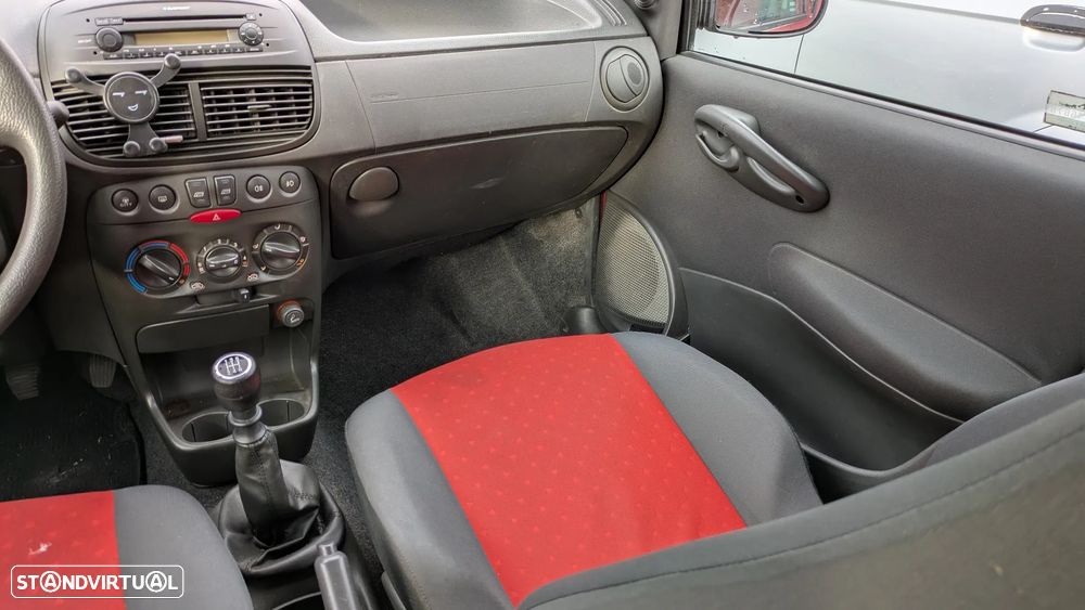 Fiat Punto ver-1-2-8v - 9