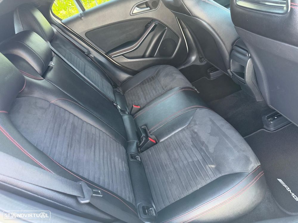 Mercedes-Benz A 180 d AMG Line - 12