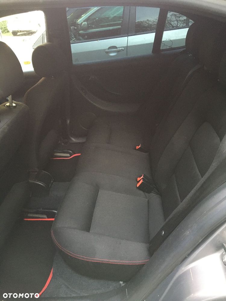Seat Leon 1.8T Cupra R - 10