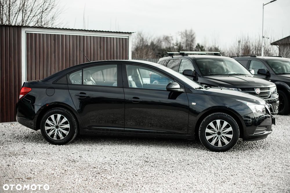 Chevrolet Cruze 1.6 LS - 10