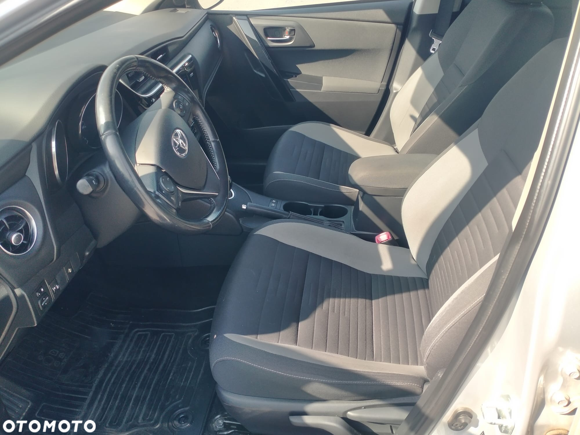 Toyota Auris - 11