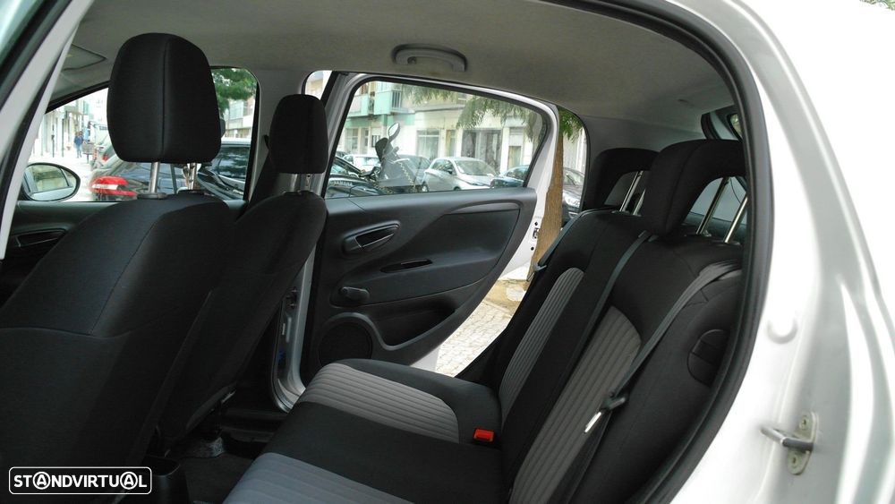 Fiat Punto 1.3 M-Jet Lounge S&S - 14