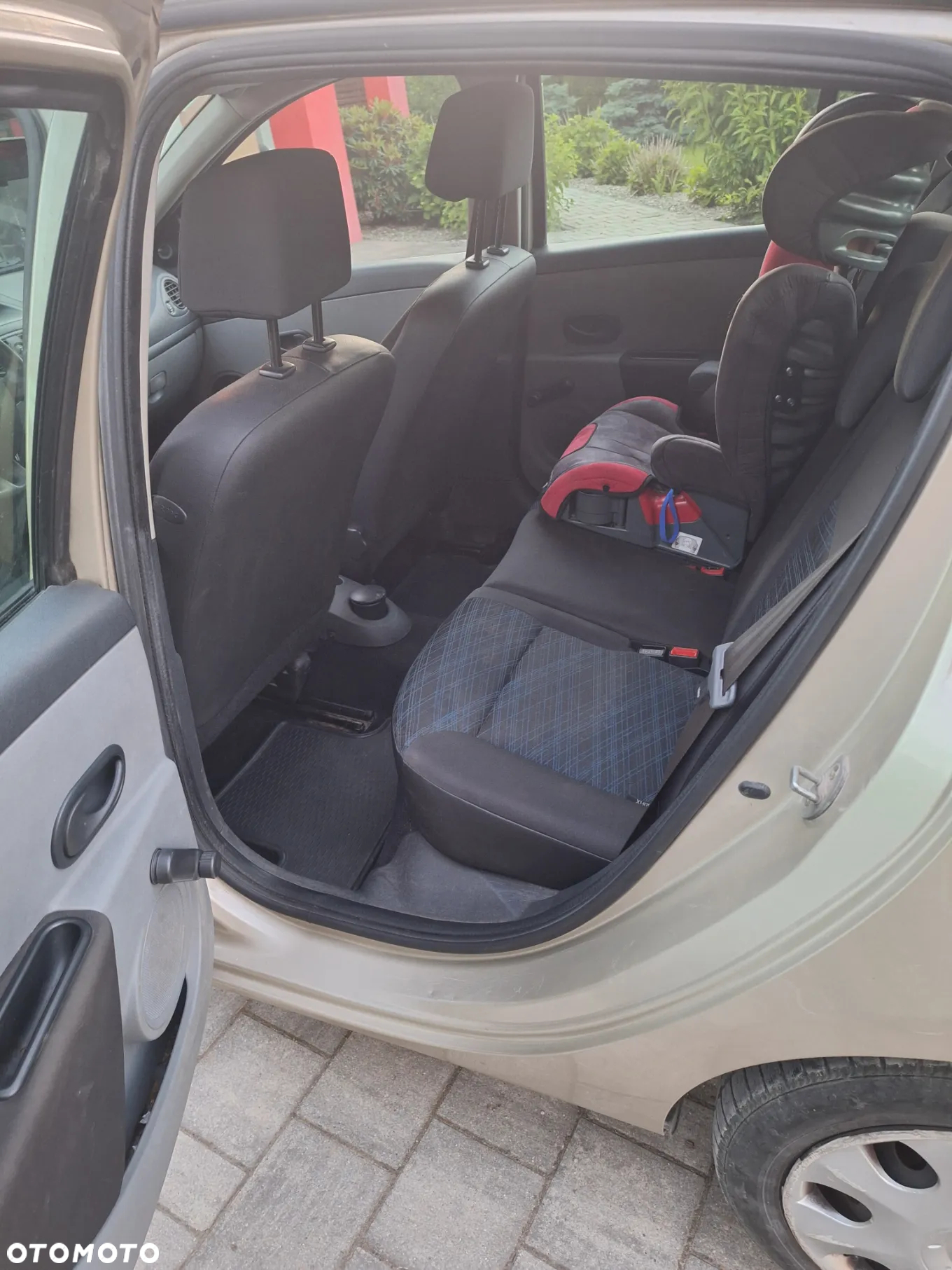 Renault Clio 1.2 16V Authentique - 3