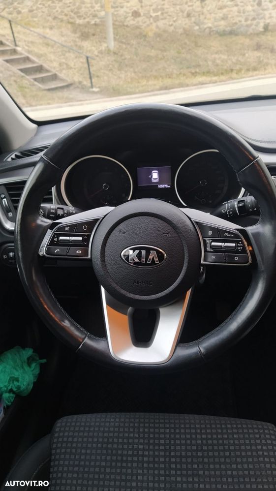 Kia Ceed - 8