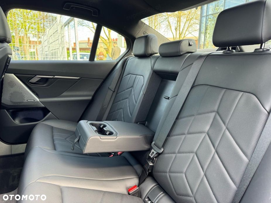 BMW Seria 5 520d xDrive mHEV M Sport - 16