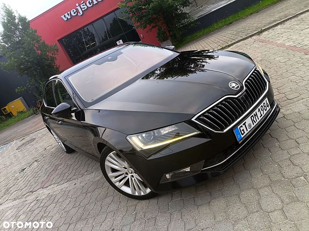 Skoda Superb 2.0 TDI DSG Premium Edition - 16