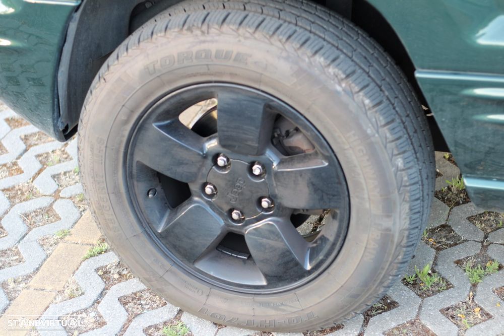 Jeep Grand Cherokee - 12