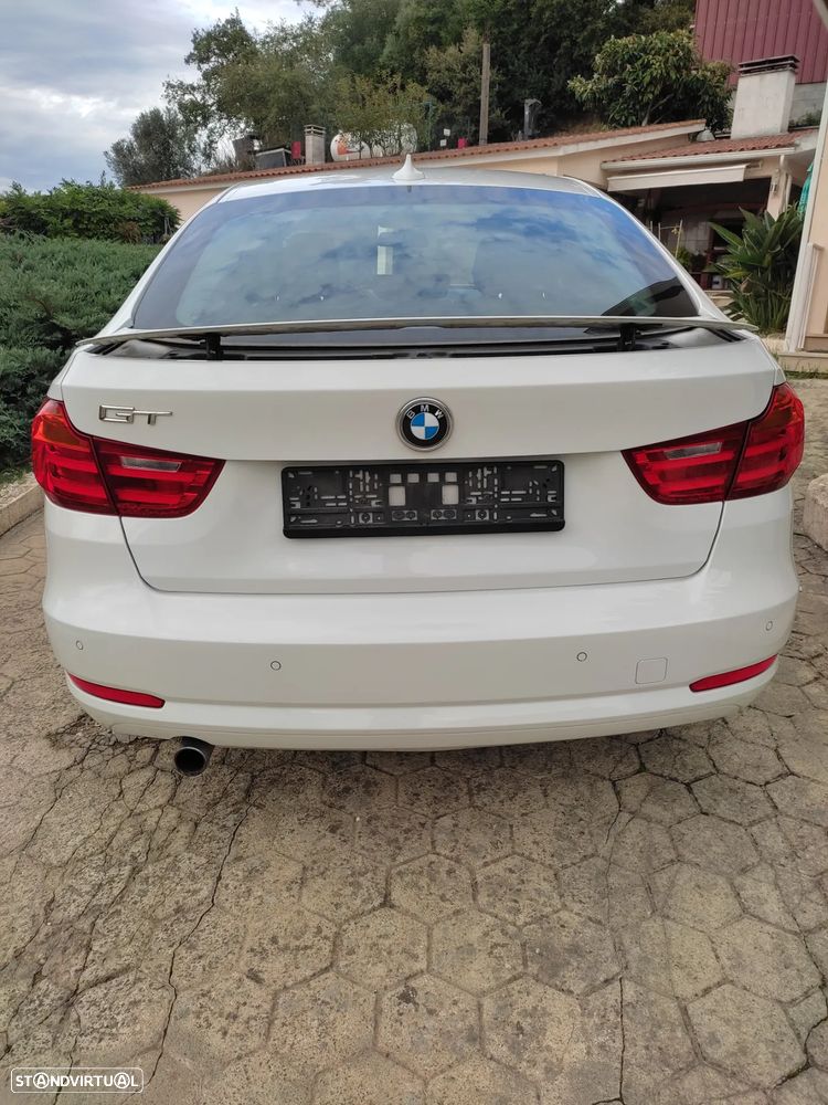 BMW 318 Gran Turismo d Sport Line - 4