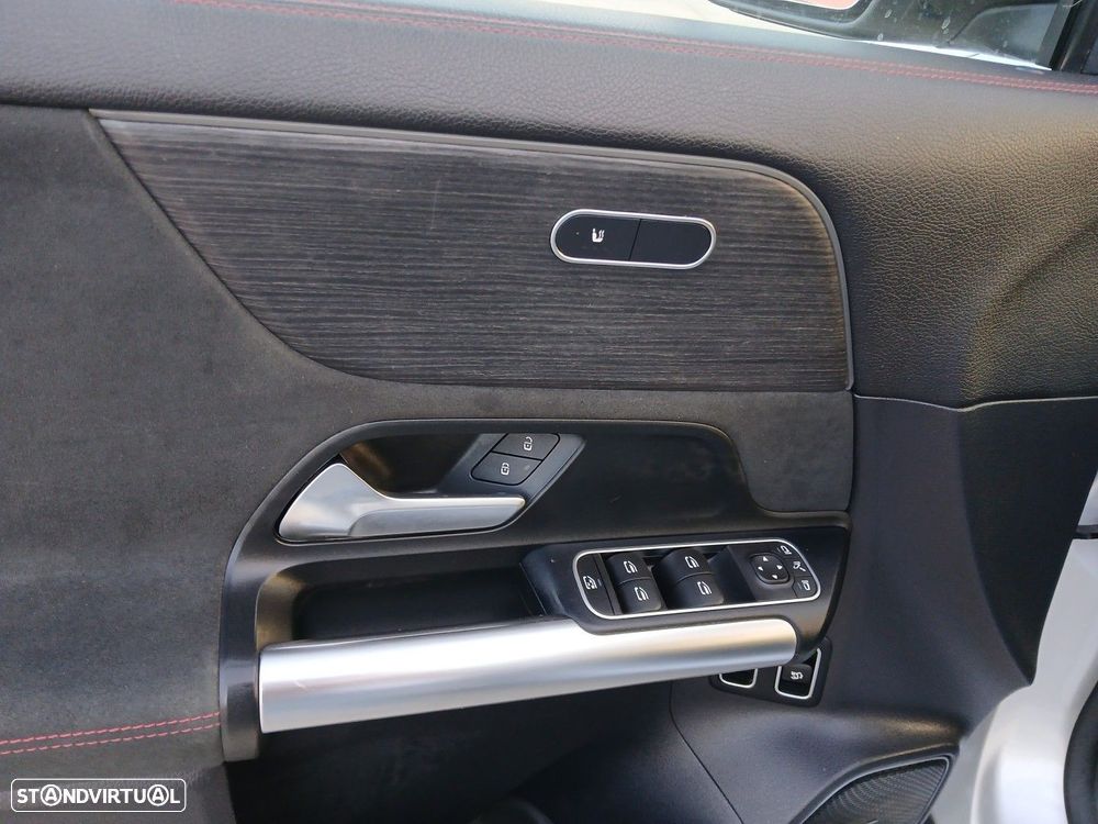 Mercedes-Benz GLA 250 e 8G-DCT AMG Line - 17
