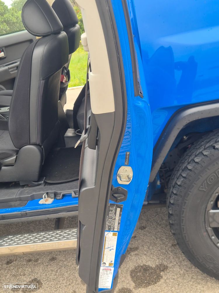 Toyota FJ Cruiser - 11