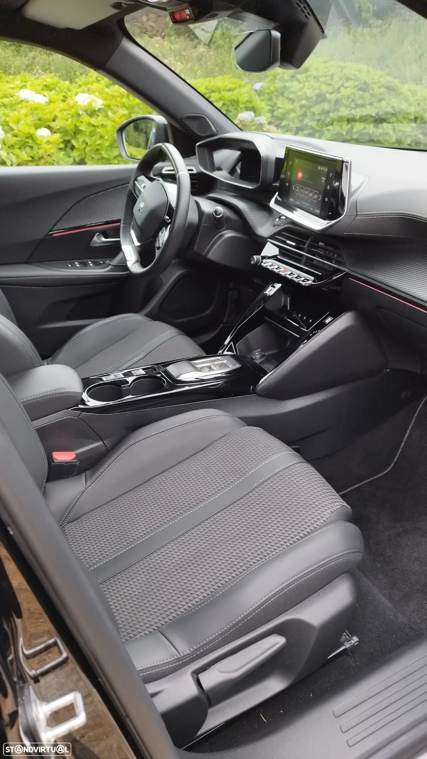 Peugeot e-2008 50 kWh GT Pack - 23