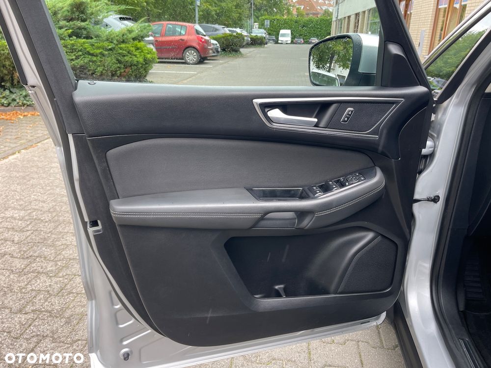 Ford S-Max - 17