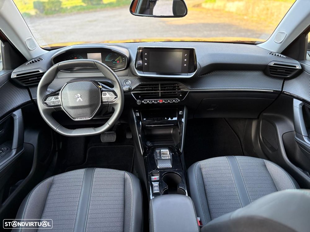 Peugeot e-2008 Allure - 13