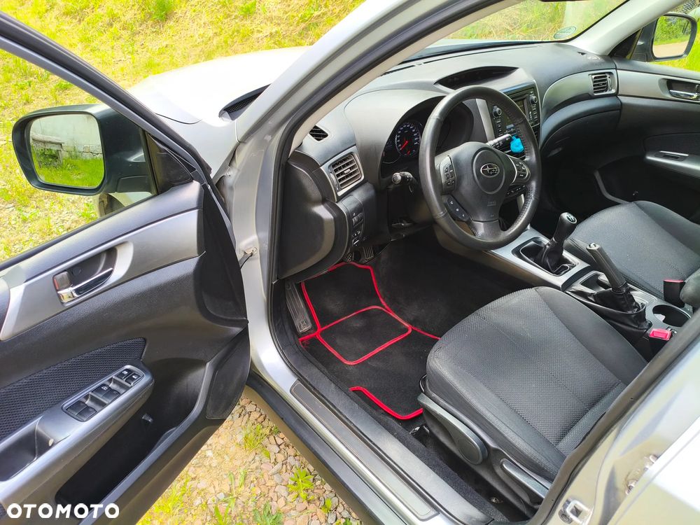 Subaru Forester 2.0i Exclusive - 6