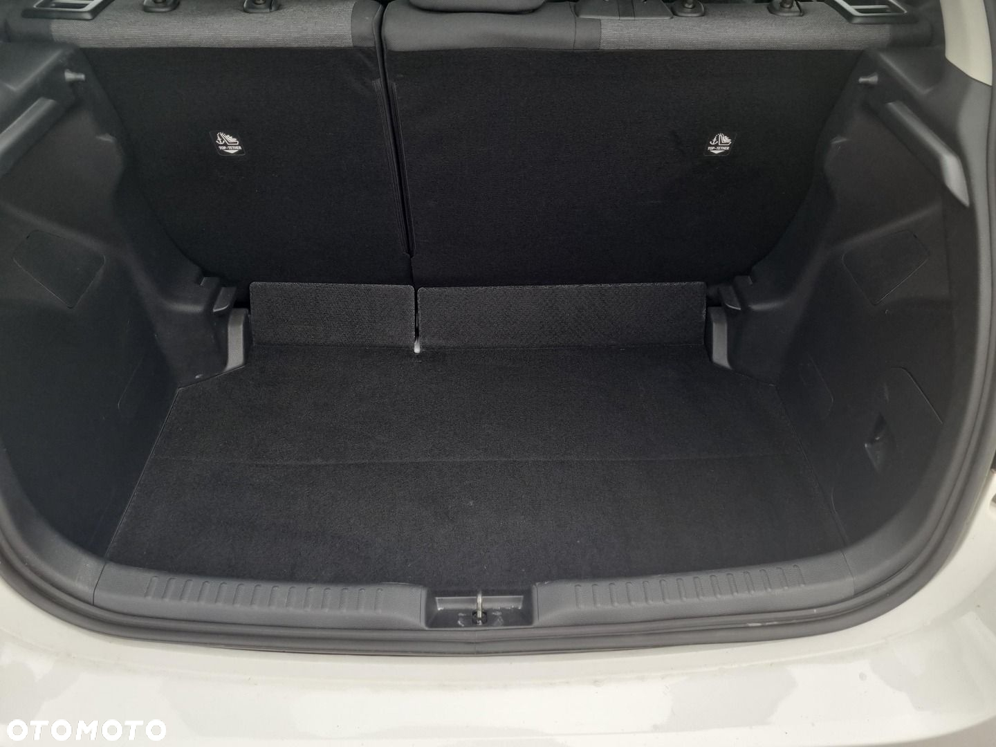 Toyota Yaris - 12