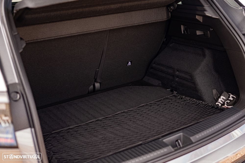 Renault Austral 1.2 E-Tech Techno Espirit - 32