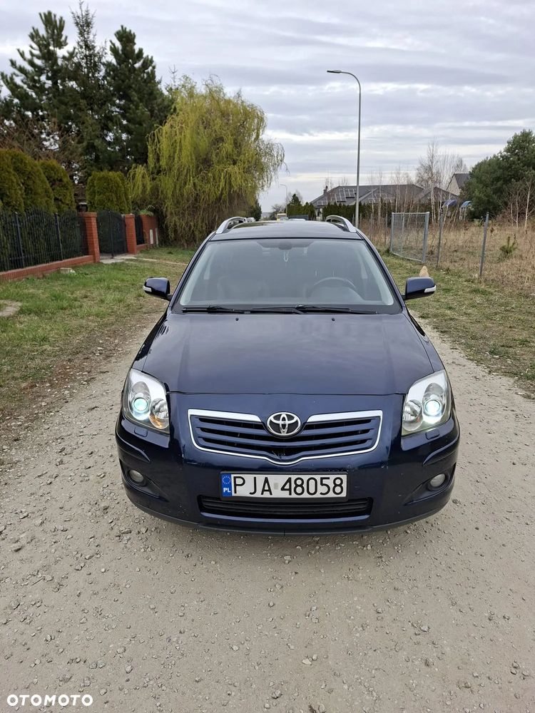 Toyota Avensis 2.0 D-4D Travel - 2