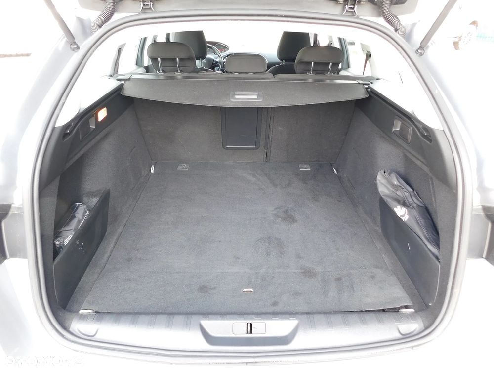 Peugeot 308 SW 1.5 BlueHDi Active S&S - 16