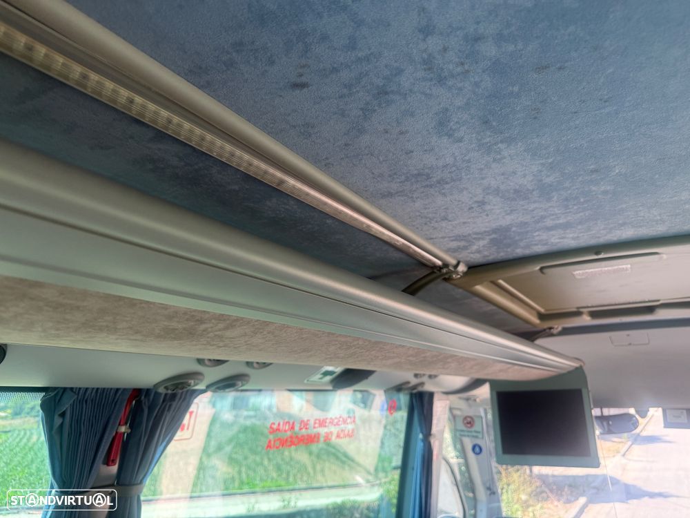 Volkswagen CRAFTER 2.5 TDI MINI BUS 16 Lugares - 19
