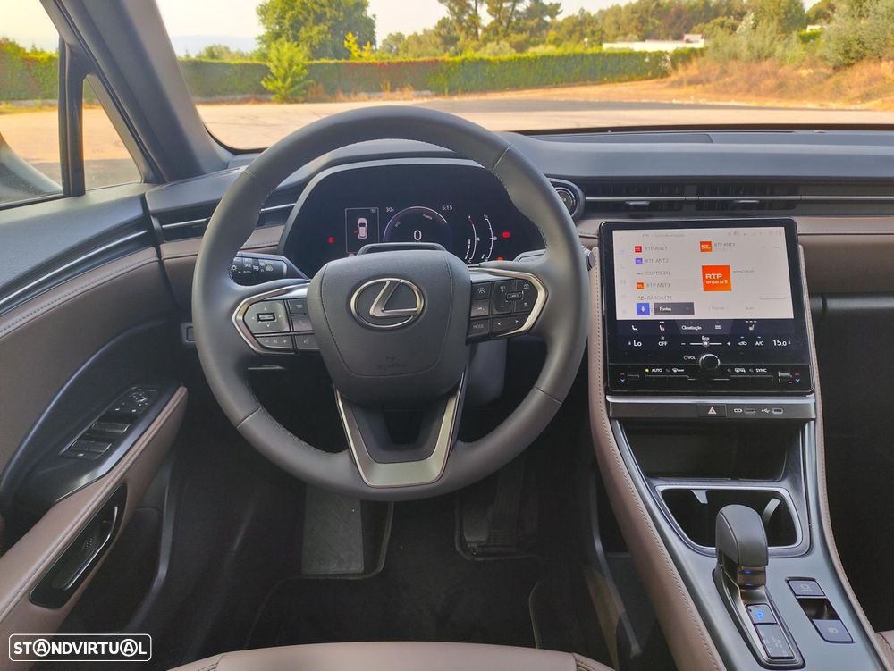 Lexus LBX Elegant - 10