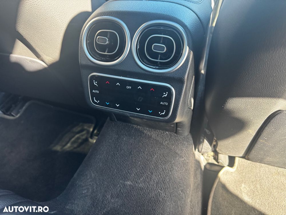 Mercedes-Benz C 300 4Matic 9G-TRONIC AMG Line - 32