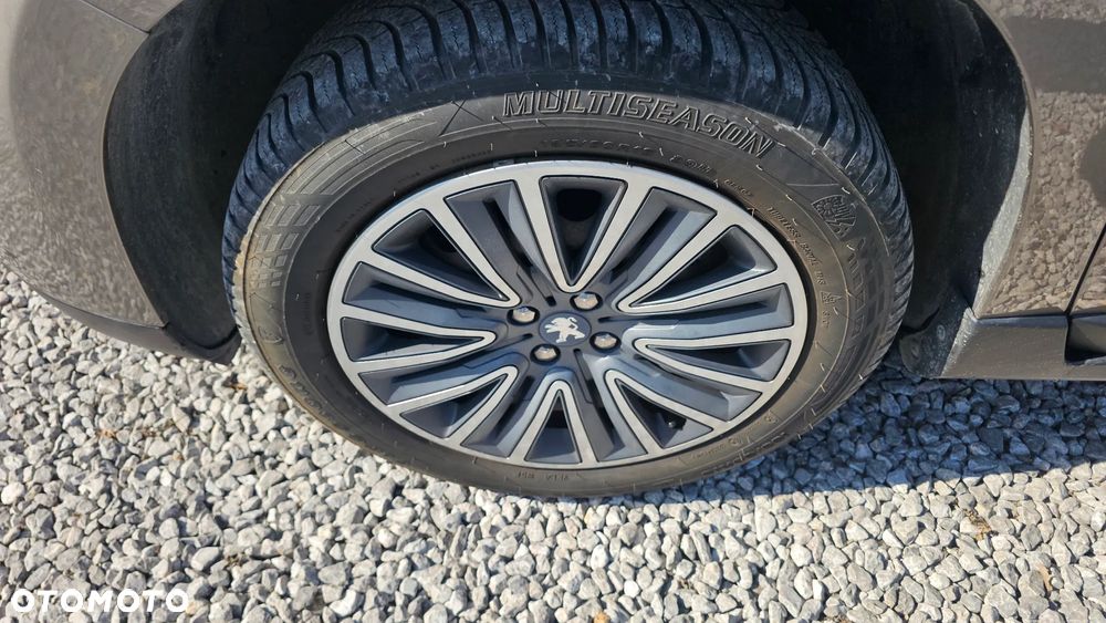 Peugeot 2008 1.6 e-HDi Style S&S - 17