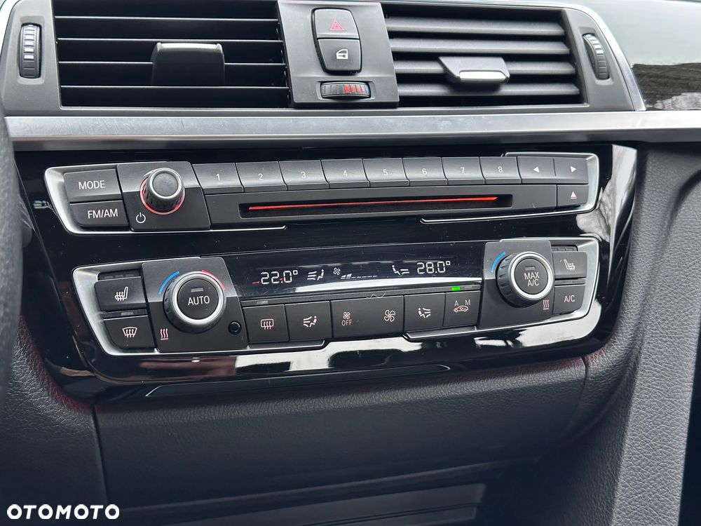 BMW Seria 3 328i xDrive Sport-Aut - 24