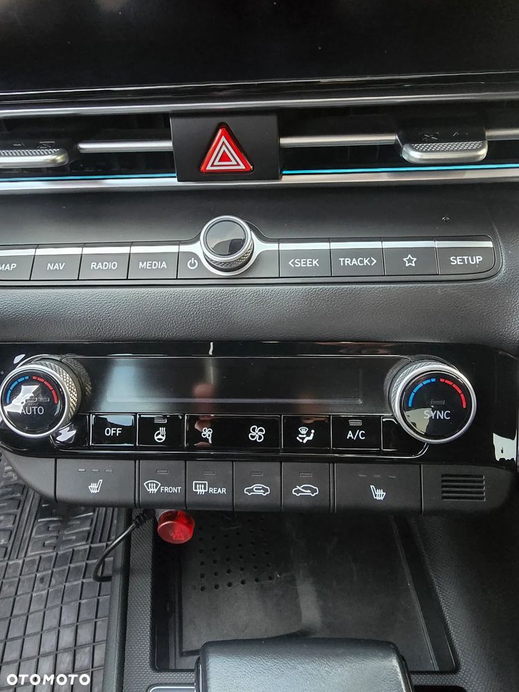 Hyundai Elantra 1.6 Executive CVT - 17