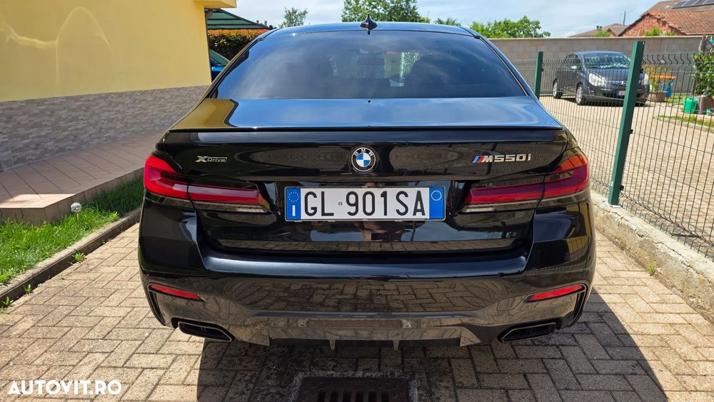 BMW Seria 5 550i xDrive - 4