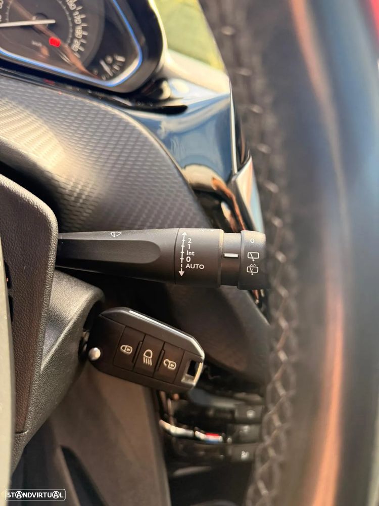 Peugeot 2008 1.2 PureTech GT Line - 15