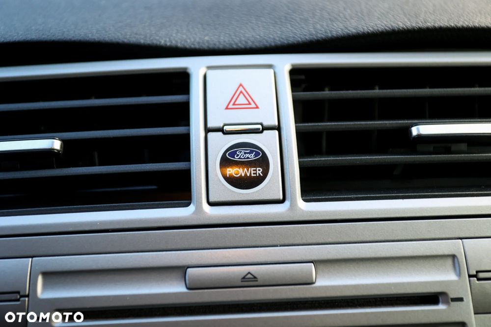 Ford Kuga 2.0 TDCi 2x4 Trend - 28