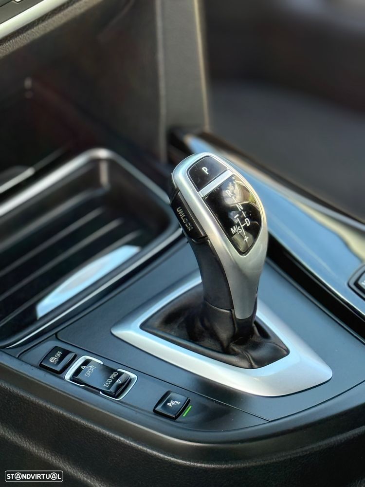 BMW 320 d Auto Pack M - 14