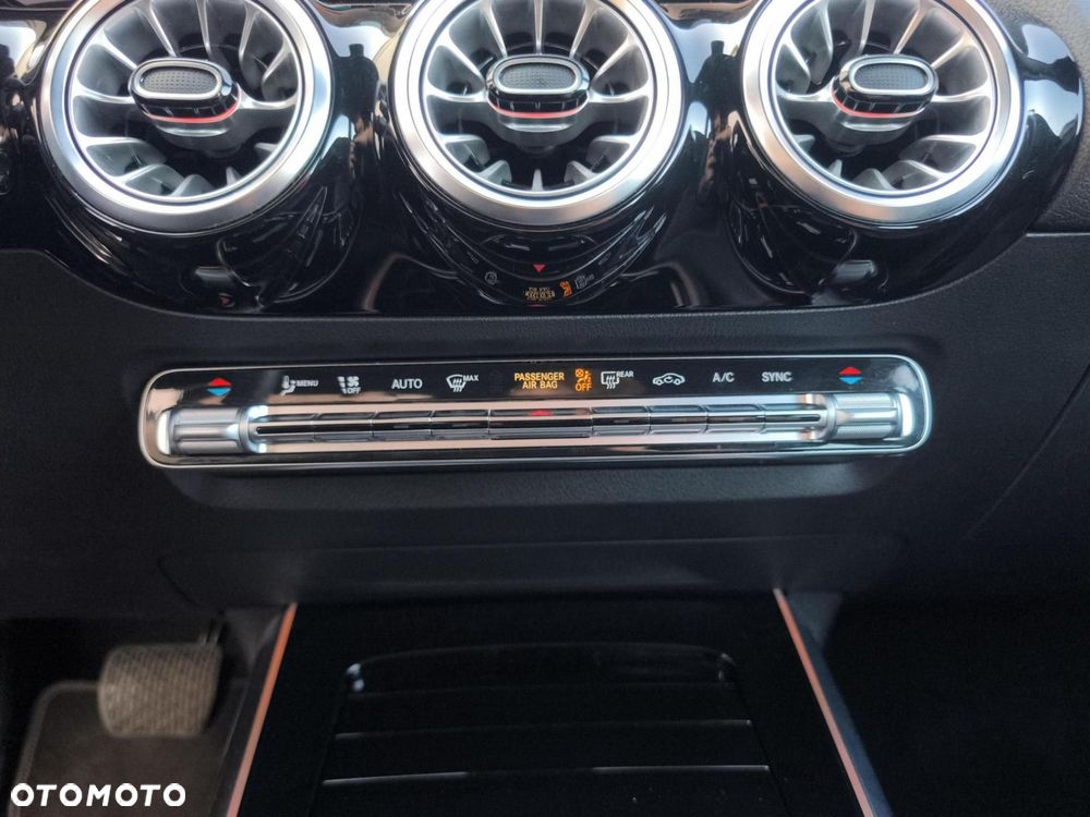 Mercedes-Benz GLA - 19