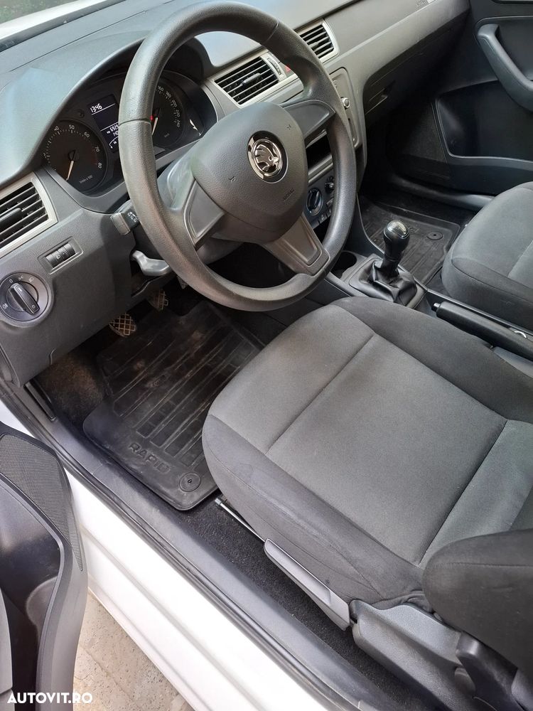 Skoda RAPID 1.2 MPI Active - 5