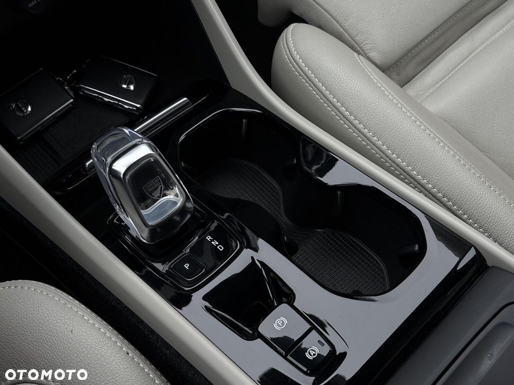 Volvo XC 40 T3 Inscription - 28