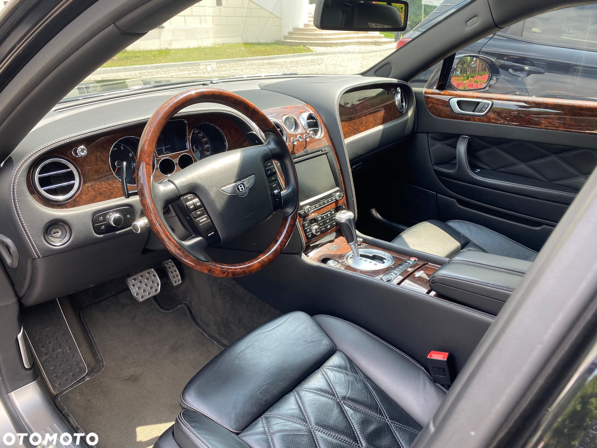 Bentley Flying Spur W12 S - 13