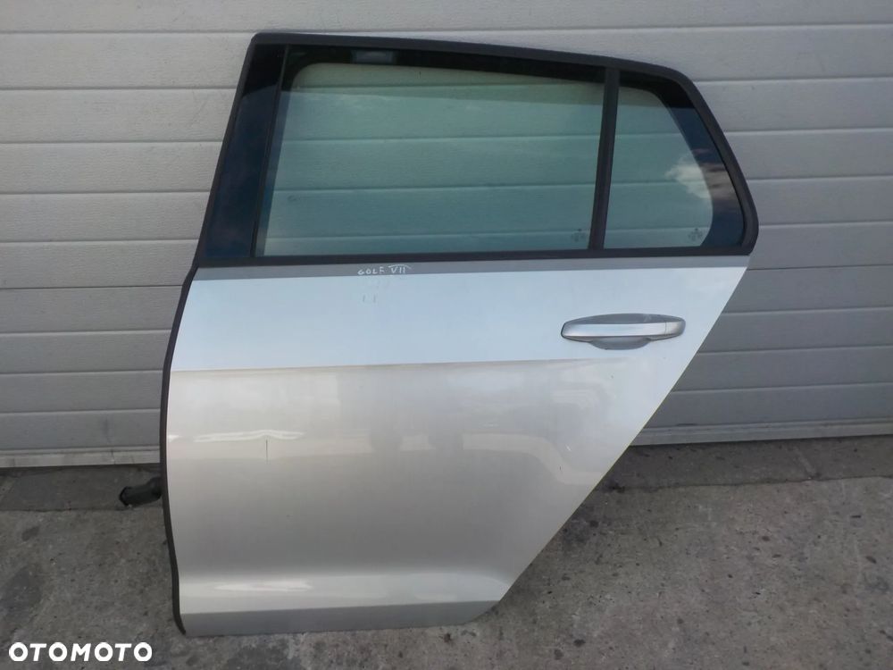 VOLKSWAGEN GOLF VII HB DRZWI LEWY TYŁ TYLNIE LA7W
